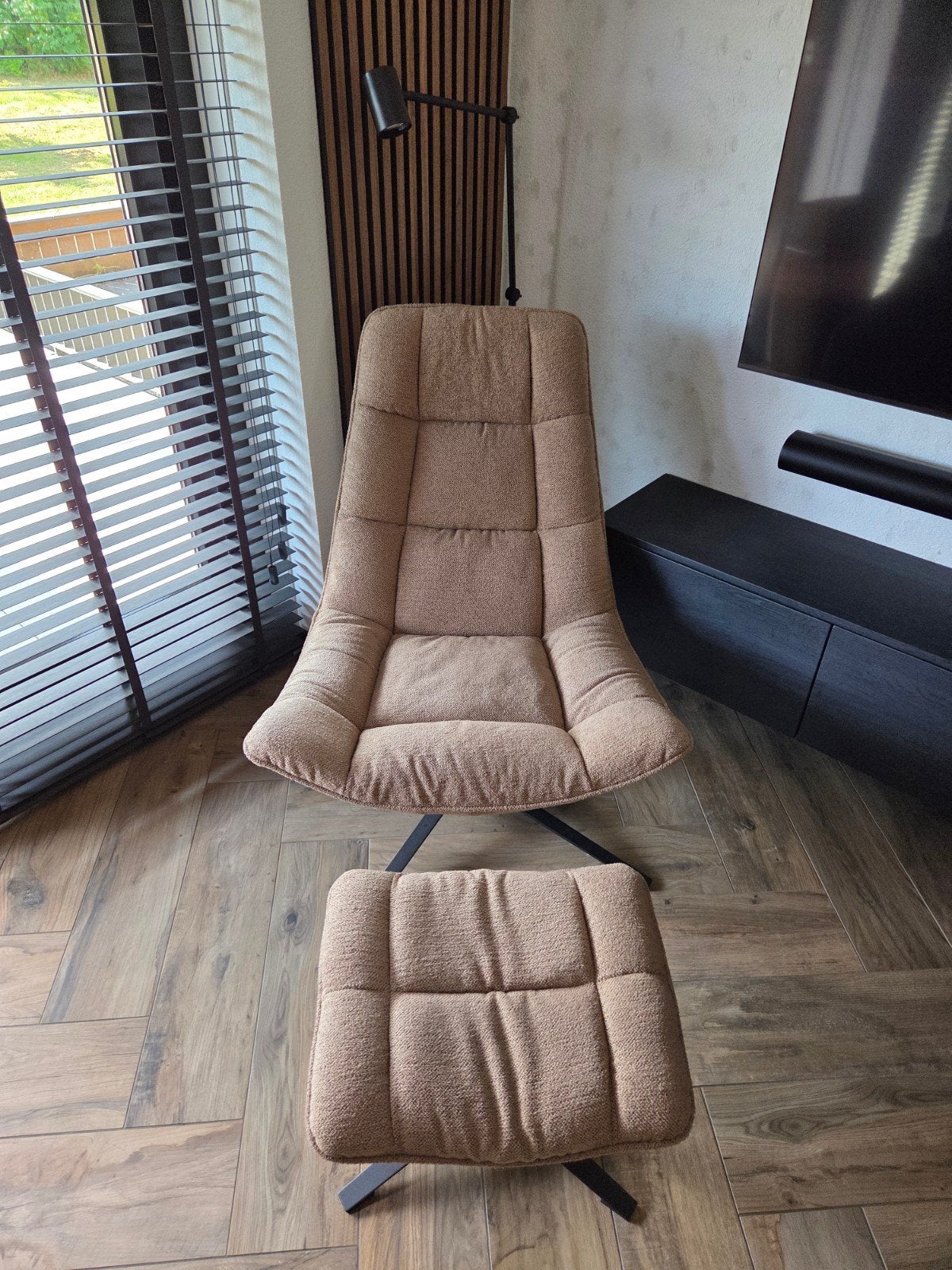 Comfortabele fauteuil met voetenbank - Zo goed als nieuw, Huis en Inrichting, Ophalen, Modern, Comfortabel, 75 tot 100 cm, Zo goed als nieuw
