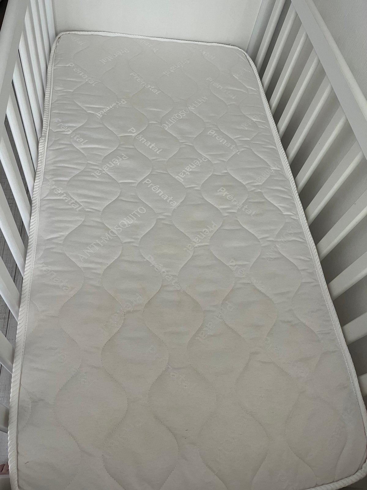 Ledikantje/co-sleeper. Wit. Compleet met bedlinnen., Kinderen en Baby's, Ophalen, Gebruikt, Ledikant