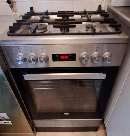 Beko RVS Gasfornuis (60 cm) met Multifunctionele Oven | Zo g, Ophalen, 4 kookzones, Zo goed als nieuw, Gas