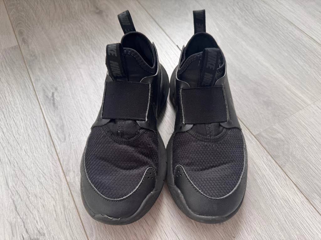 Jongens sneaker Nike maat 34, Ophalen of Verzenden, Zo goed als nieuw, Jongen, Schoenen