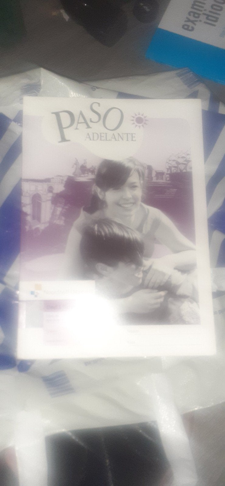 Paso Adelante - Spaans lesboek, Zo goed als nieuw, Alpha, Overige niveaus, Ophalen