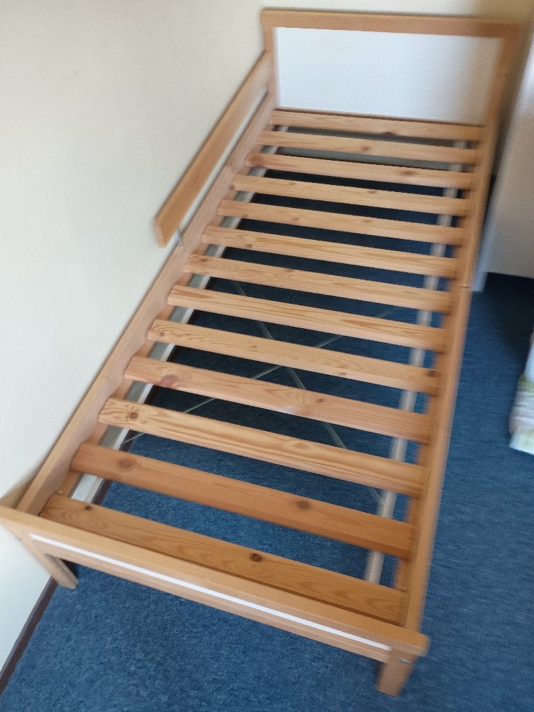 houten kinderbed + lattenbodem izgst, Ophalen, 85 tot 100 cm, Zo goed als nieuw, Lattenbodem