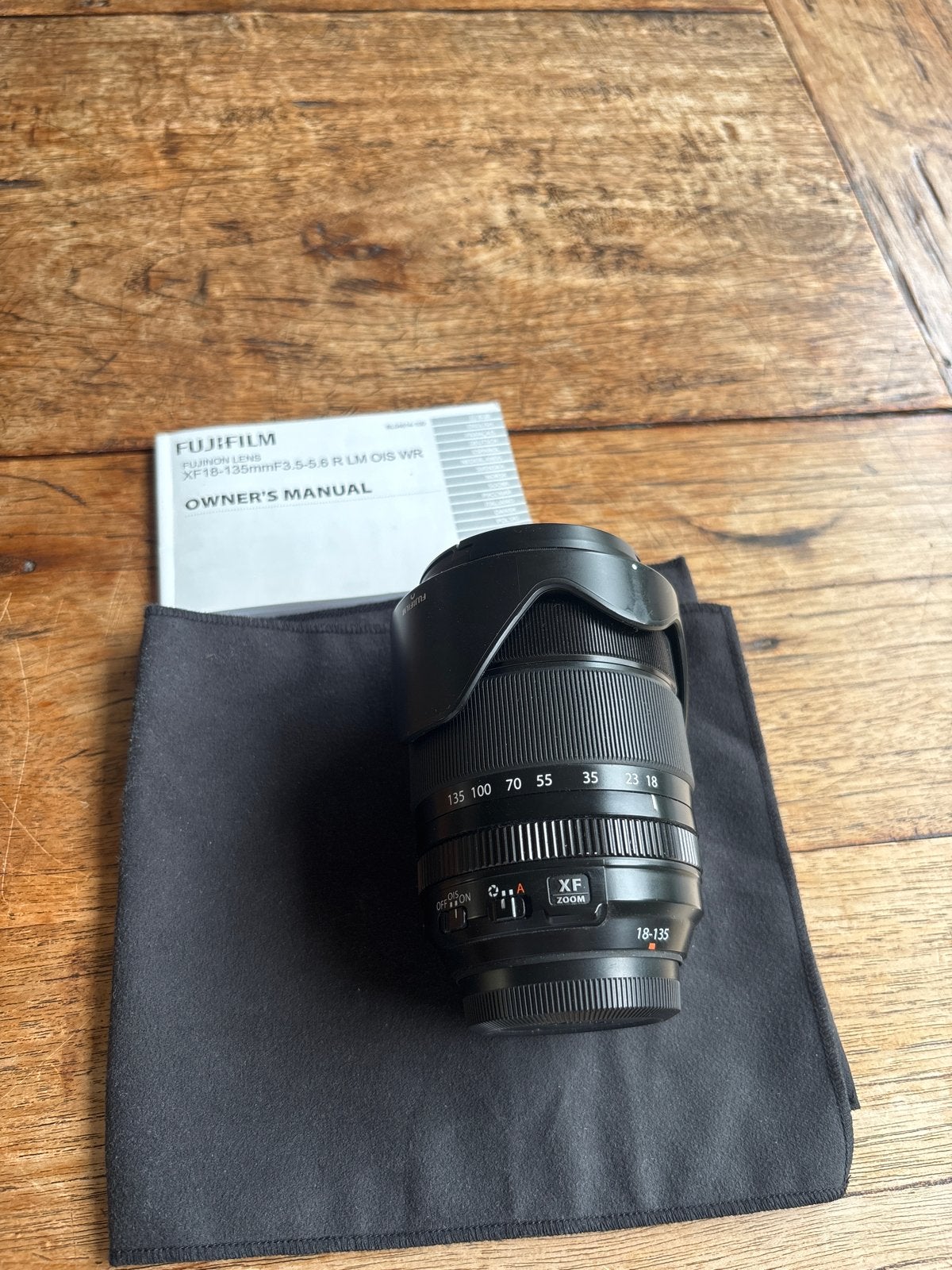Fujifilm XF 18-135mm F3.5-5.6 R LM OIS WR + Hoya UV, Audio, Tv en Foto, Fotografie | Lenzen en Objectieven, Zo goed als nieuw