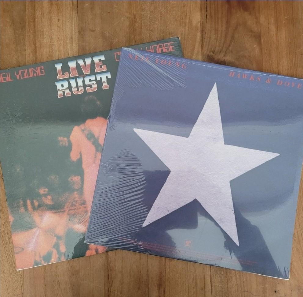 ✅️️Neil Young Vinyl LP's: Live Rust & Hawks & Doves, Ophalen of Verzenden, Zo goed als nieuw, 12 inch, Alternative