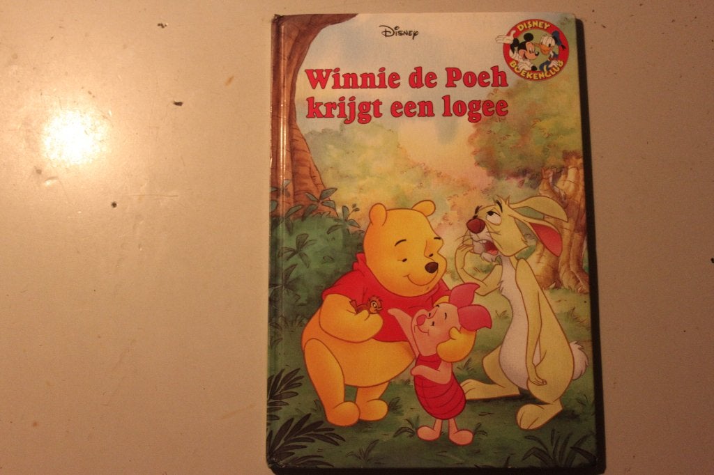 800j - boek - disney - winnie de poeh krijgt een logee, Boeken, Ophalen of Verzenden, Gelezen, Fictie algemeen