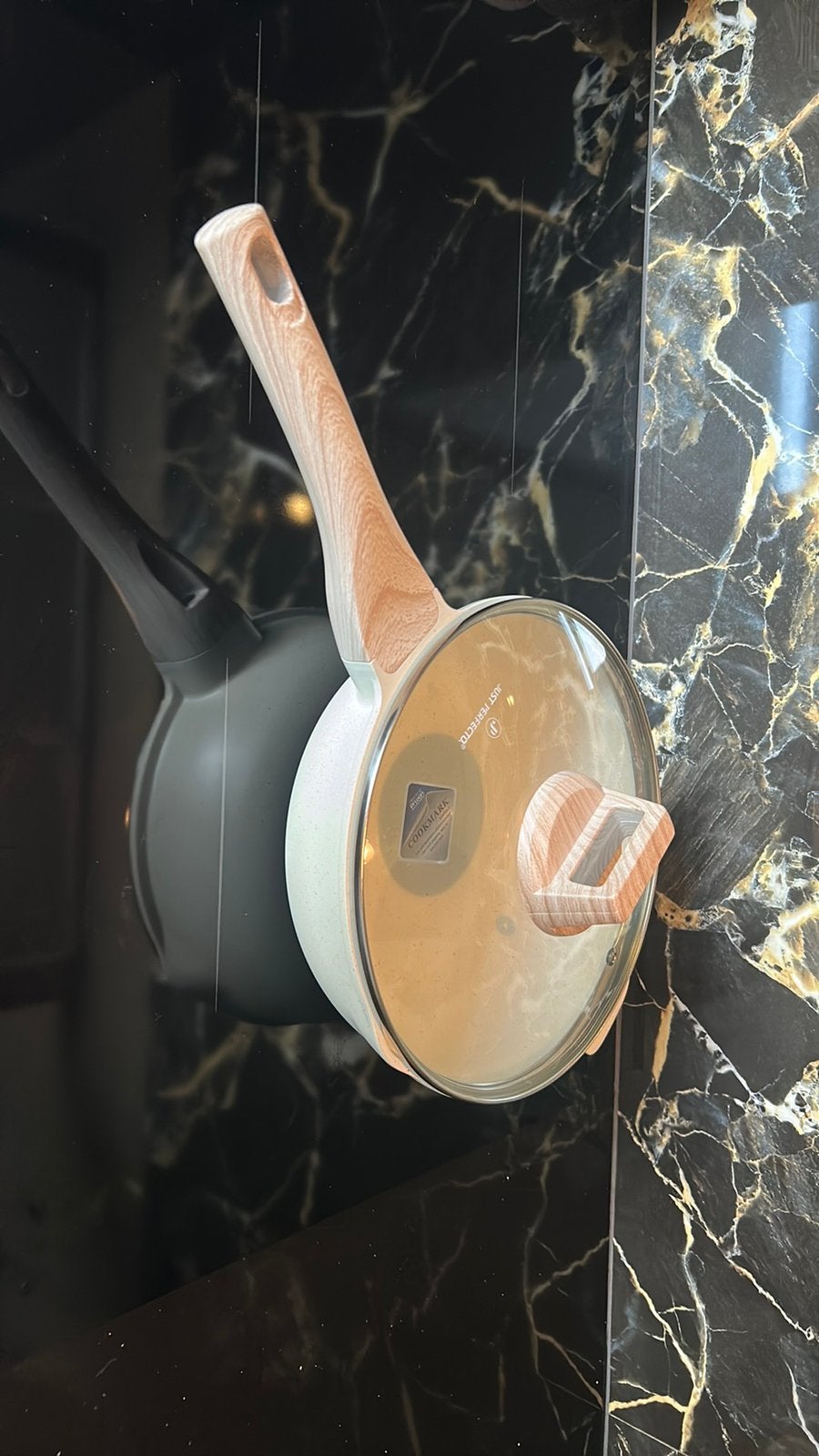 Mooie beige nieuwe hapjespan 24 cm Just Perfecto, Ophalen of Verzenden, Zo goed als nieuw, Overige materialen, Koekenpan of Braadpan