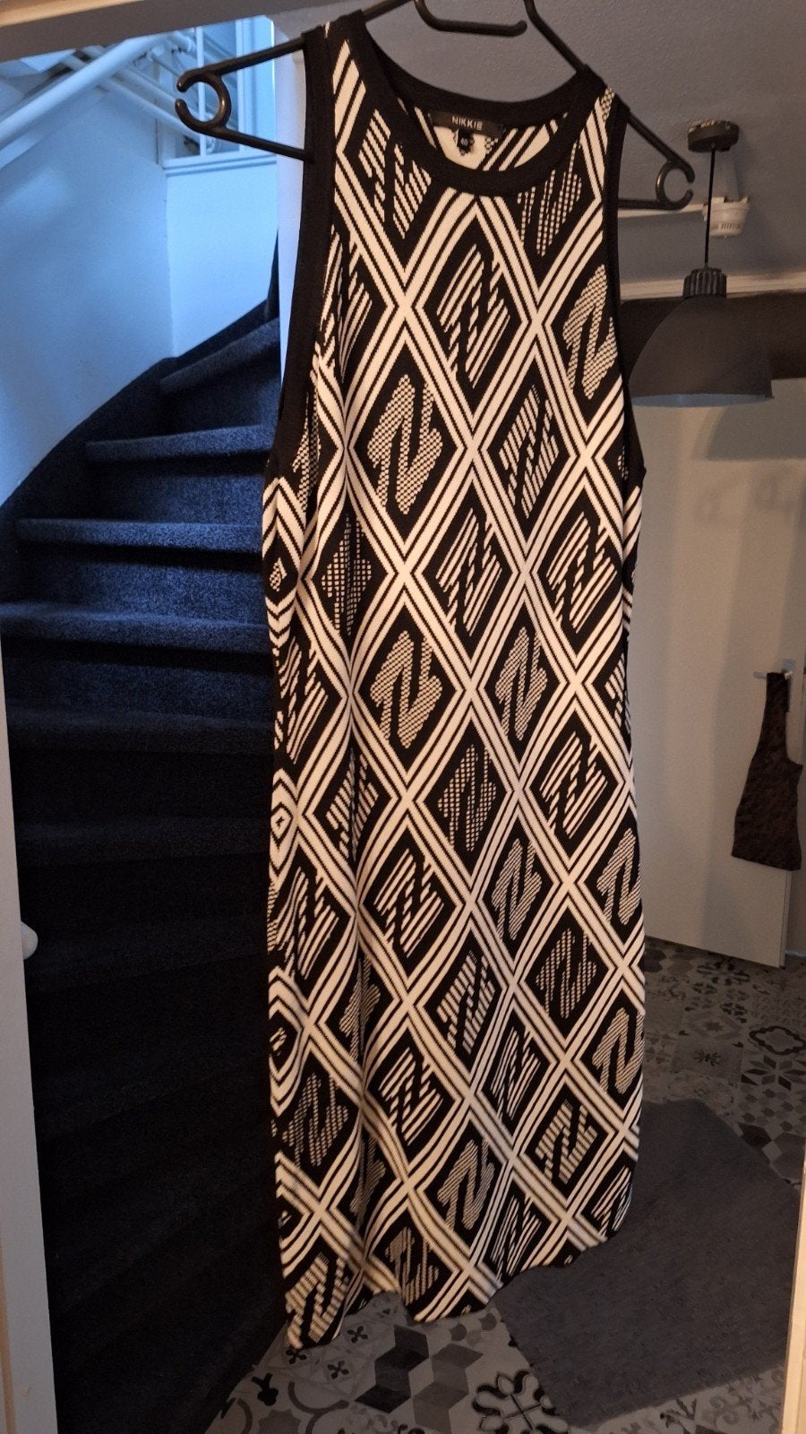Nieuw! Nikkie bodycon jurk zwart wit maat 38/40, Maat 38/40 (M), Zwart, Nieuw, Ophalen of Verzenden