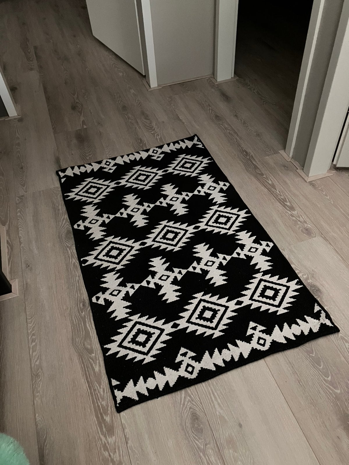 Vloerkleed 130 cm x 80 cm, Huis en Inrichting, Stoffering | Tapijten en Kleden, Ophalen of Verzenden, Zo goed als nieuw, Rechthoekig