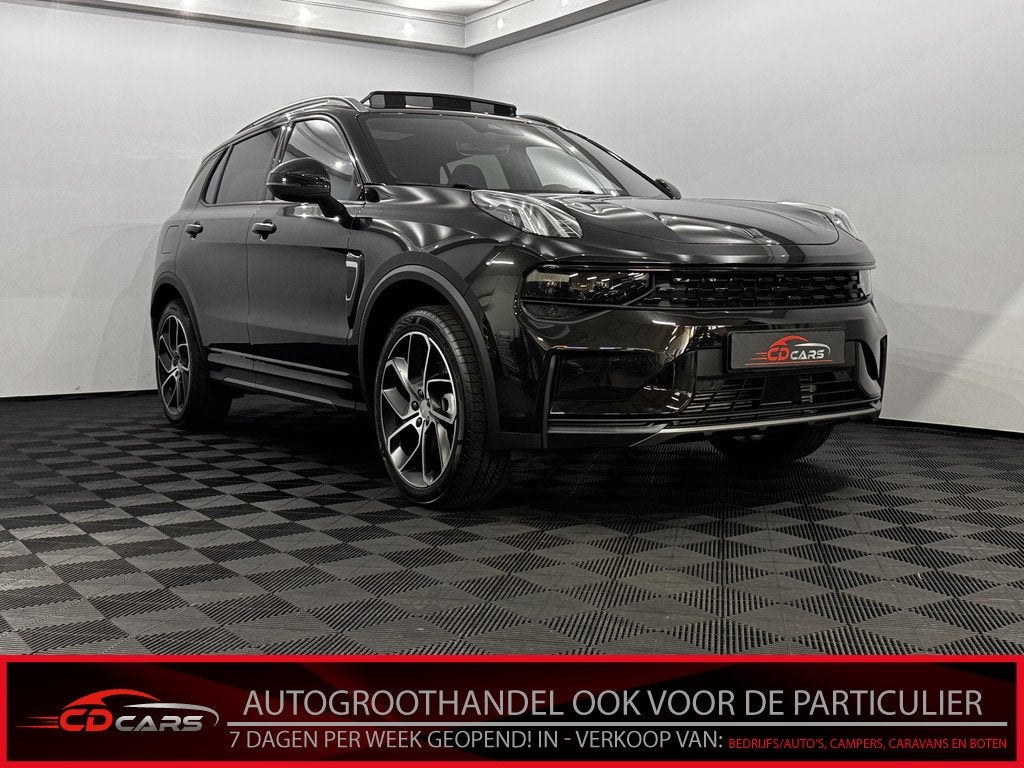Lynk & Co 01 1.5 Black Edition Panoramadak, 360 Camera, Navi, Stof, Zwart, Bedrijf, 1854 kg