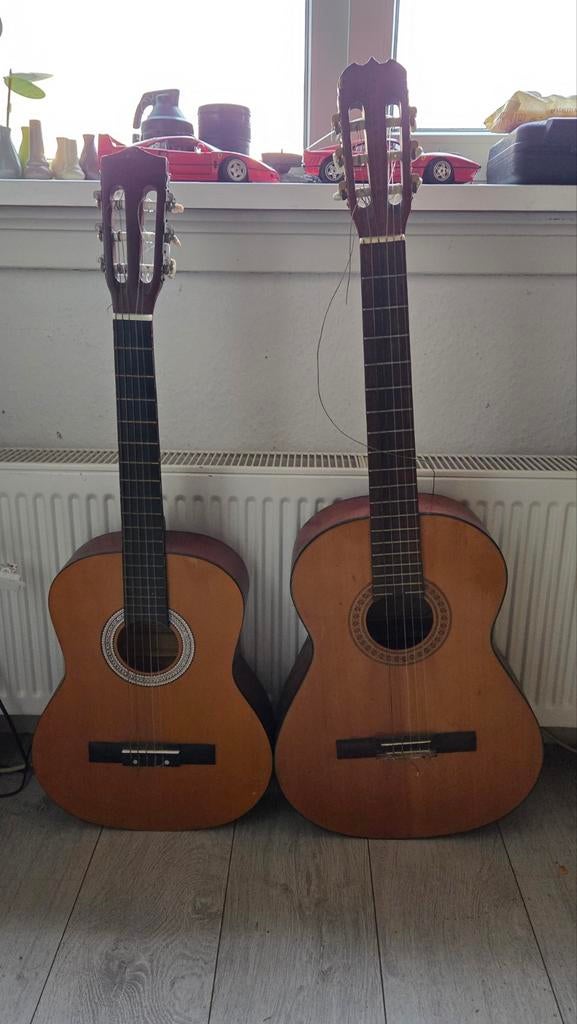 2 gitaren, Muziek en Instrumenten, Snaarinstrumenten | Gitaren | Akoestisch, Ophalen, Gebruikt, Klassieke of Spaanse gitaar