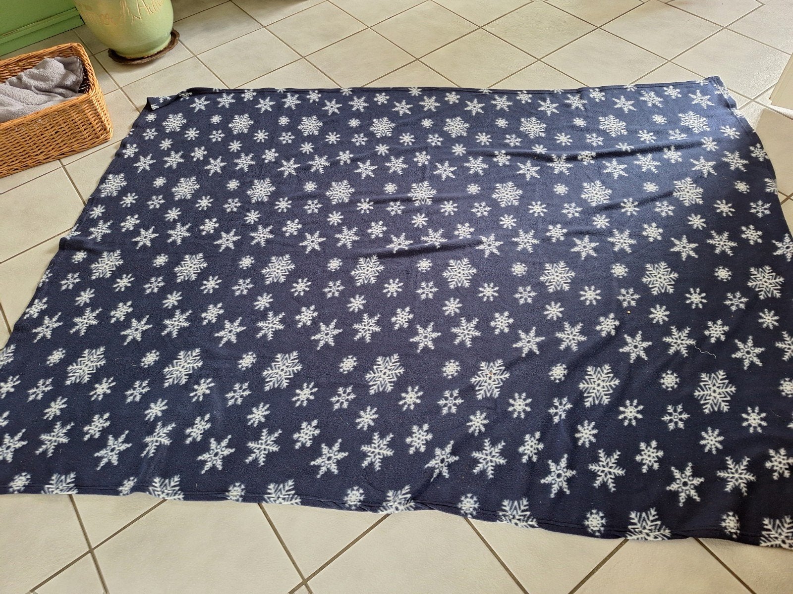 Donkerblauwe fleecedeken met sneeuwvlokken, 2 stuksn, Fleecedeken, Gebruikt, Ophalen of Verzenden, Wasbaar