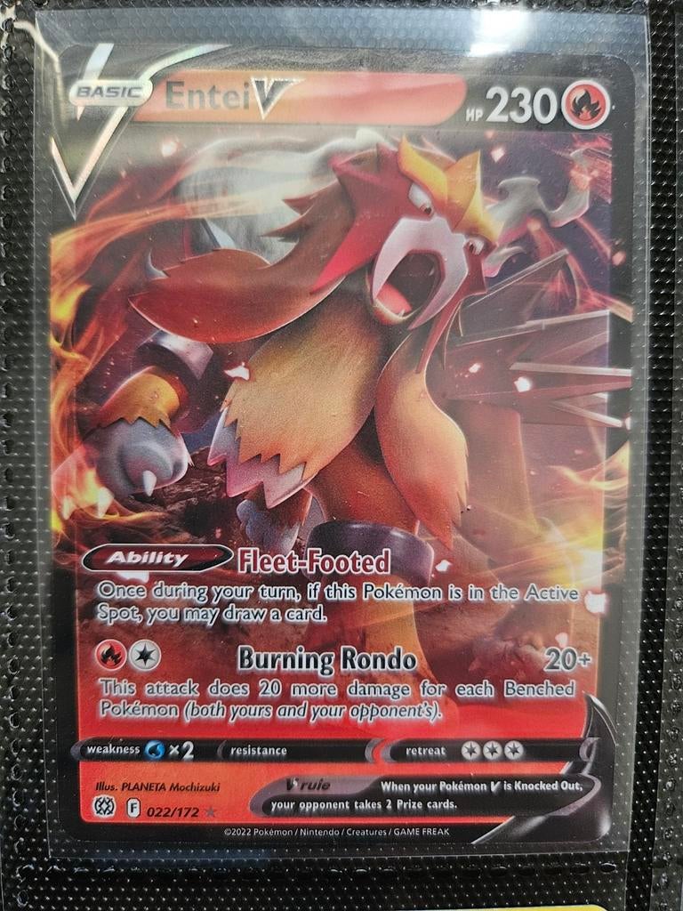 Pokemon Entei V 022/172 Brilliant Stars, Ophalen of Verzenden, Zo goed als nieuw, Losse kaart, Foil