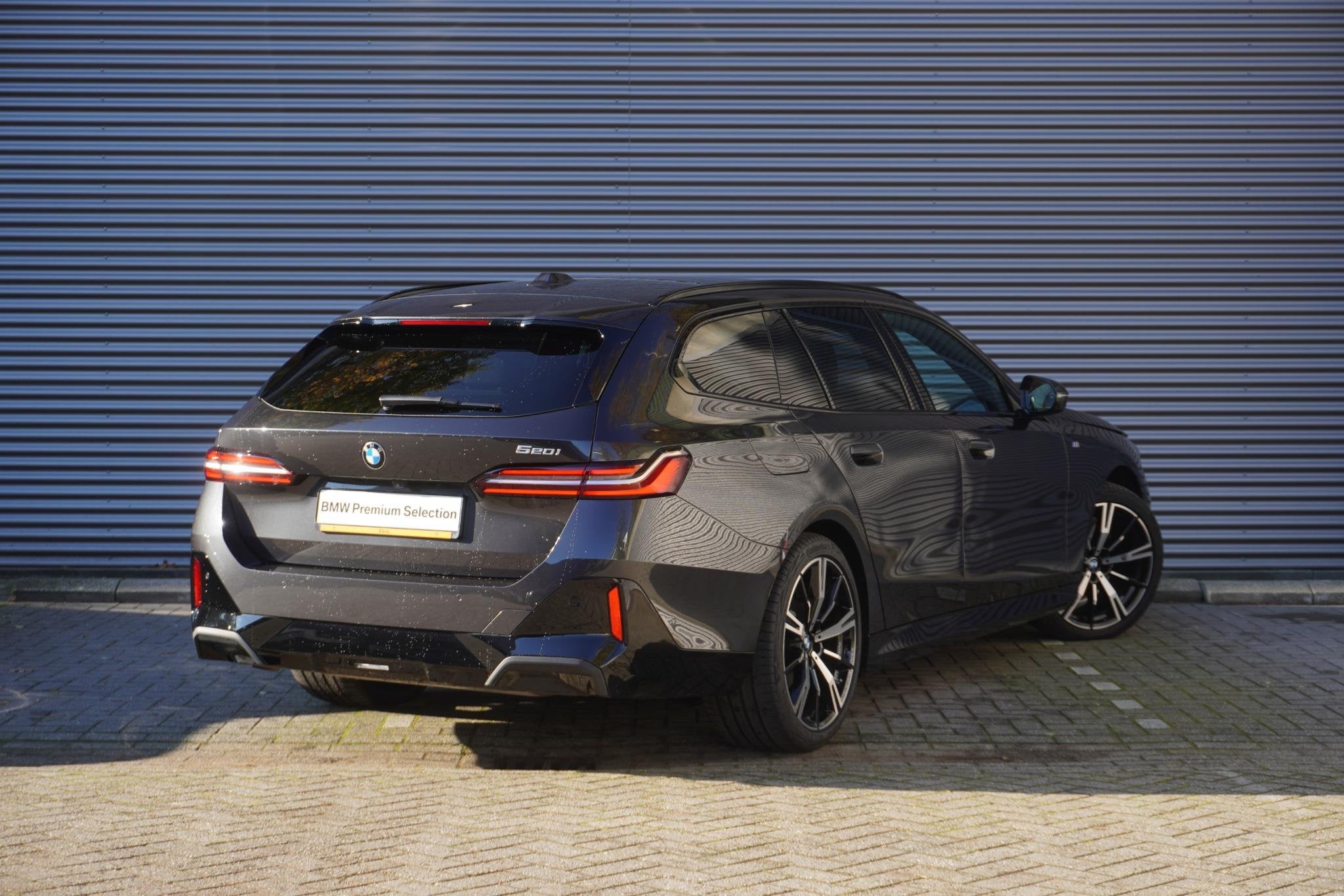 BMW 5 Serie Touring 520i M Sportpakket | 20 inch LM M Stersp, Auto's, Automaat, 1998 cc, Gebruikt, 4 cilinders