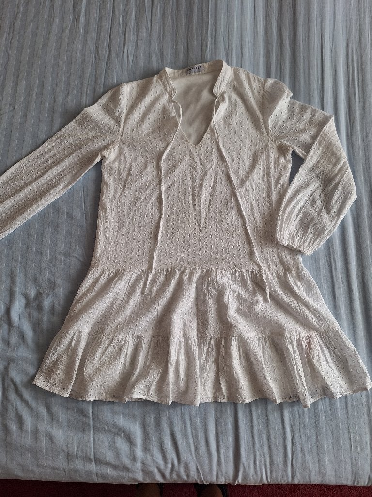 Hele leuke witte jurk merk Loavies maat L broderie, Wit, Maat 42/44 (L), Ophalen of Verzenden, Boven de knie