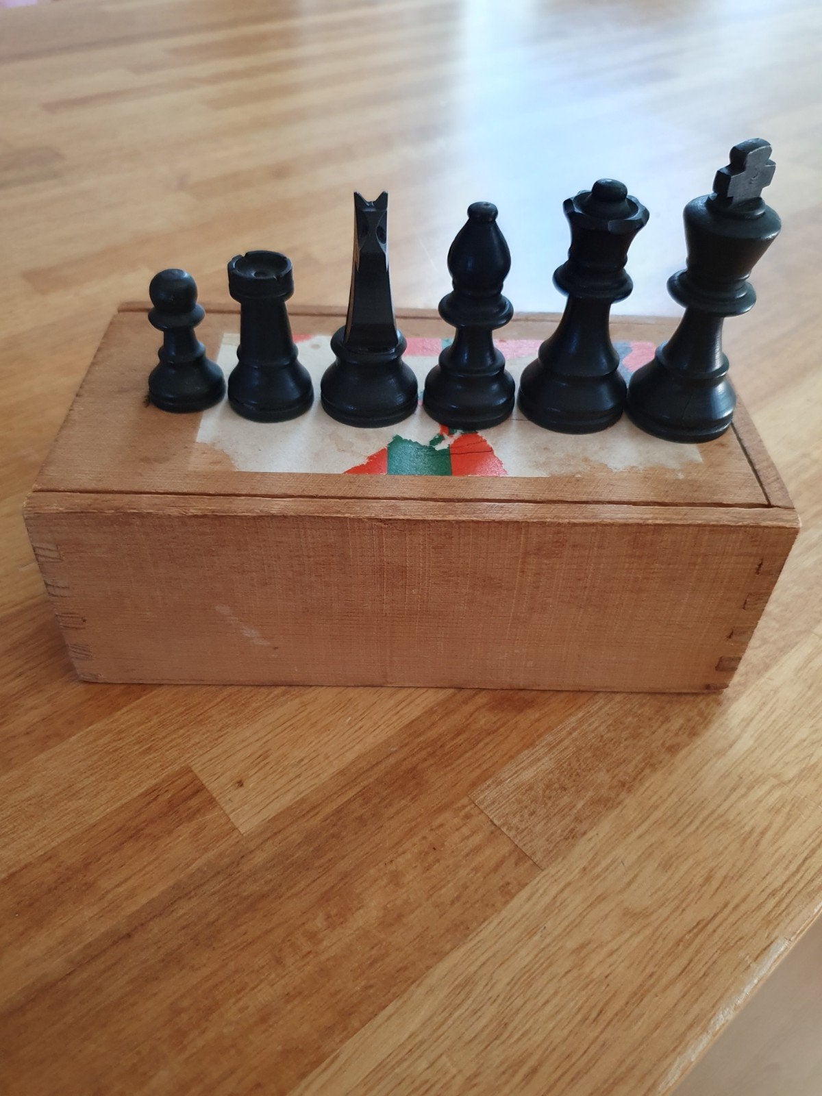 Staunton schaakstukken in houten kistje, Een of twee spelers, Ophalen of Verzenden, Gebruikt, Staunton