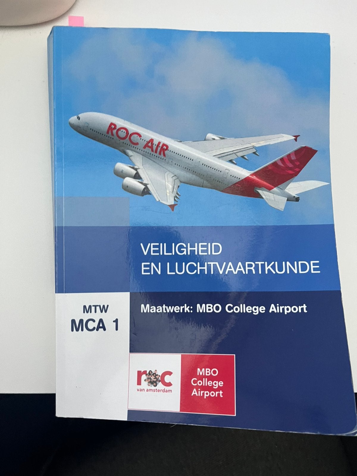 Veiligheid en luchtvaard boek, Ophalen of Verzenden, Zo goed als nieuw, Boek of Tijdschrift
