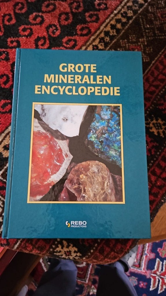 grote mineralen encyclopedie rebo productions oud, Boeken, Encyclopedieën, Ophalen of Verzenden, Zo goed als nieuw, Algemeen