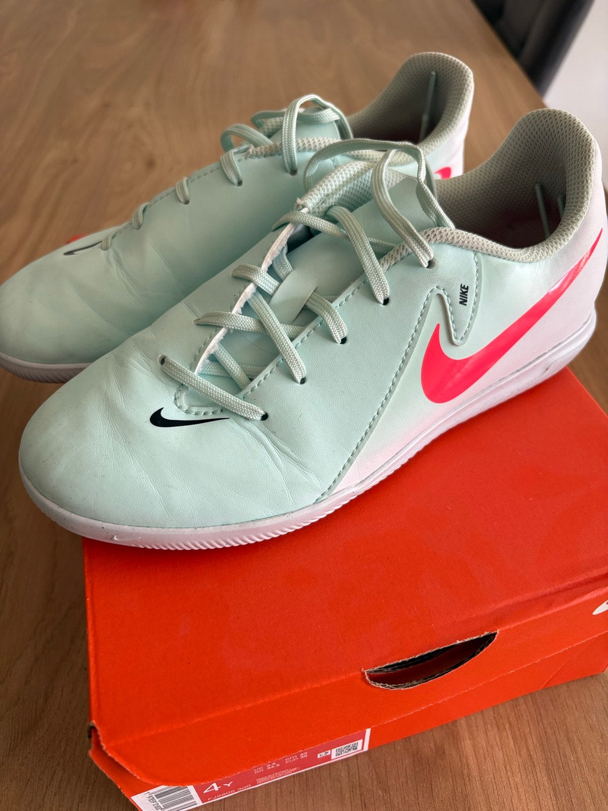 Nike sneakers Maat 36, Gebruikt, Jongen of Meisje, Schoenen, Ophalen of Verzenden