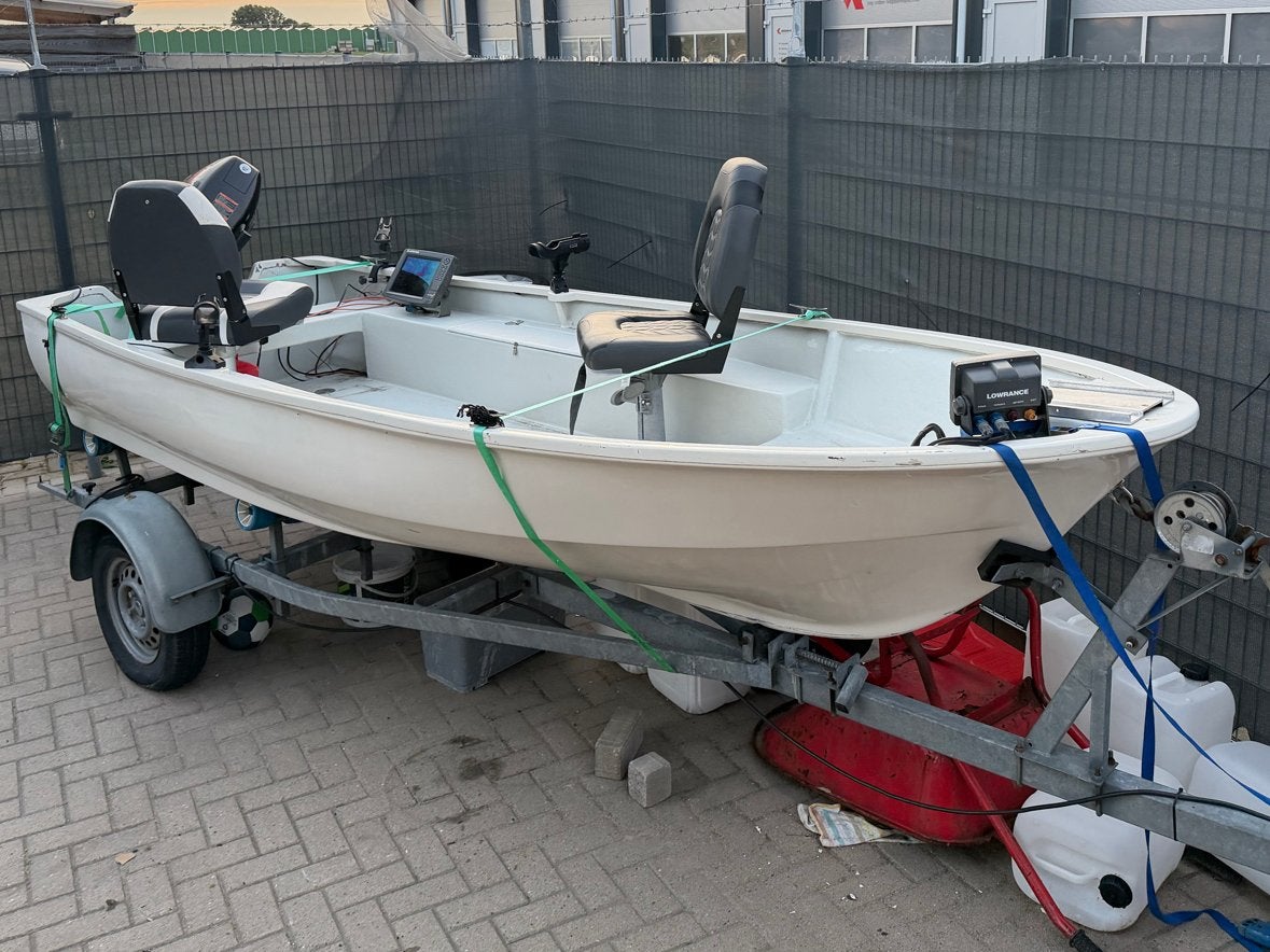 Visboot met Suzuki 9.9 pk buitenboordmotor en trailer, Overige merken, Gebruikt, Tot 10 pk, Viertaktmotor