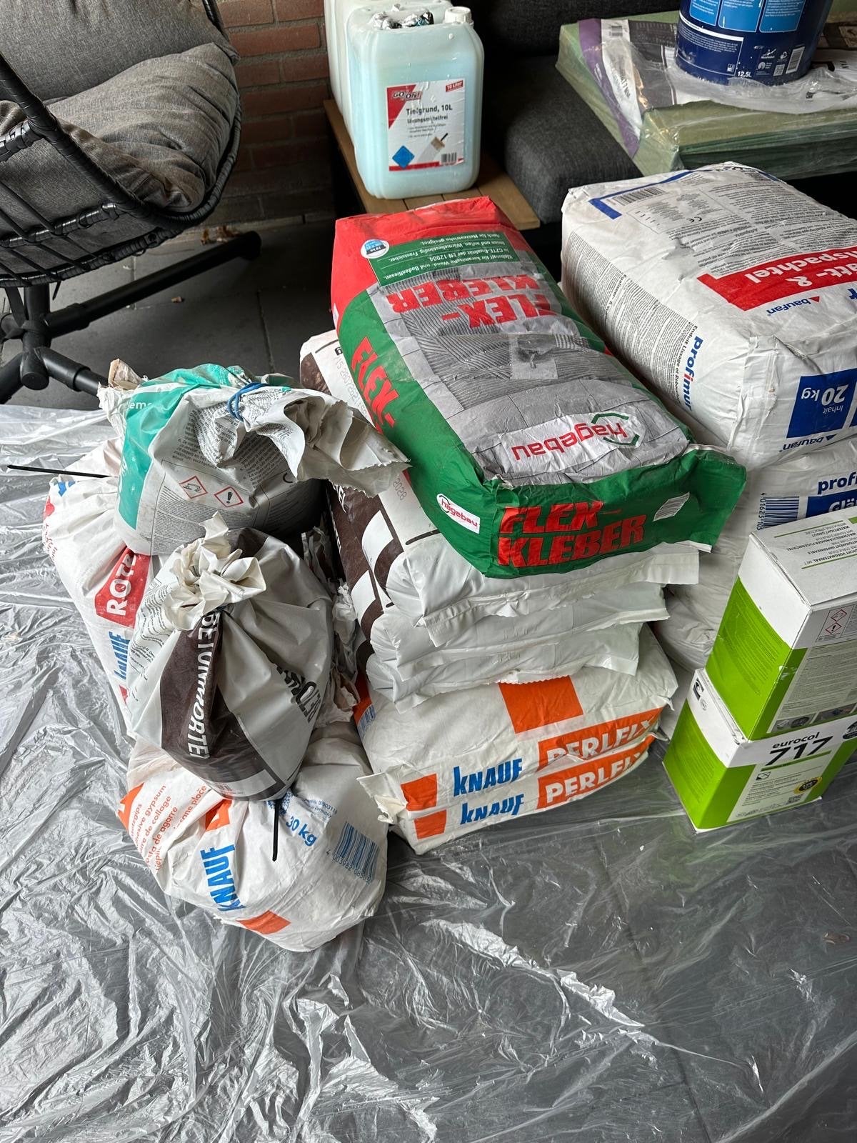 Diverse bouwmaterialen: Stuc, Tiefgrund, lijm, gips, Ophalen, Gebruikt