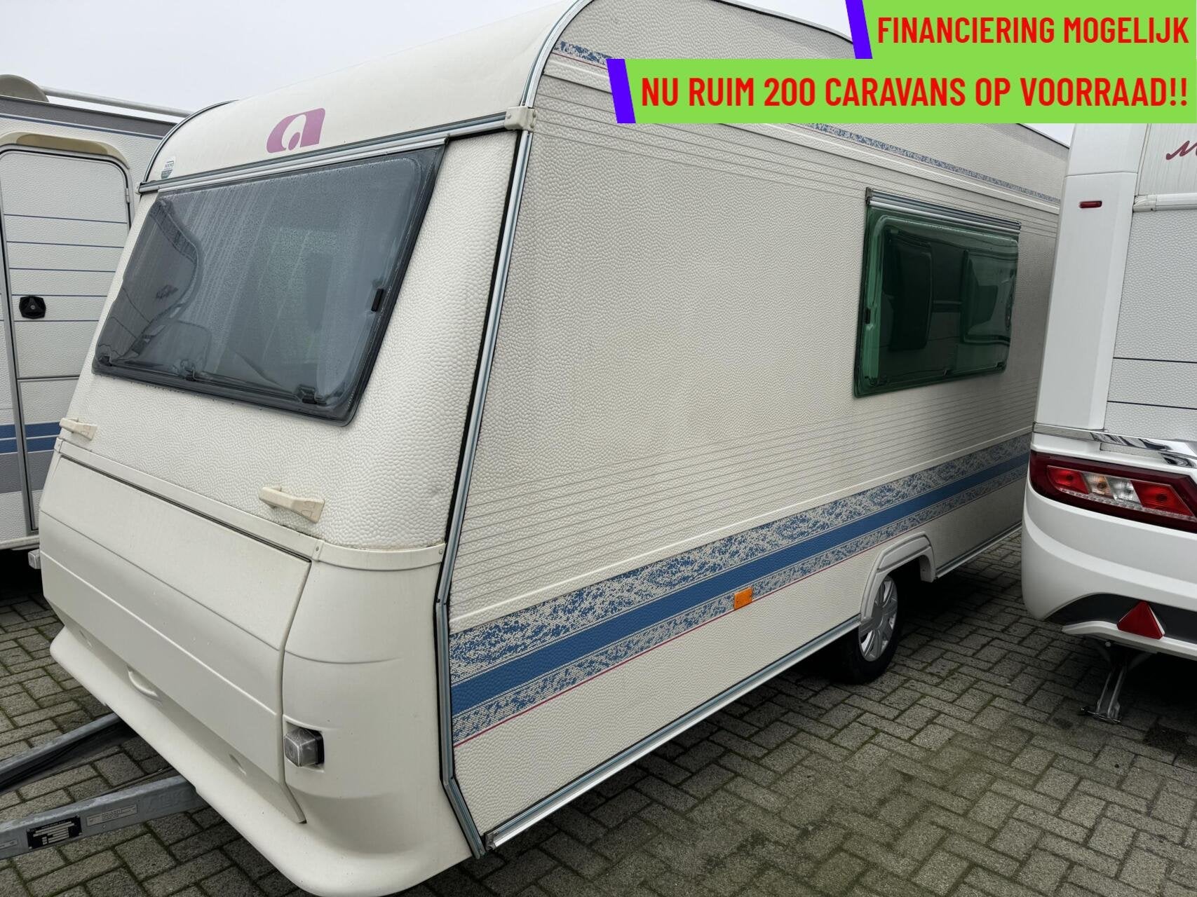 Adria UNICA 430 PH DWARSBED + TREINZIT + VOORTENT + BOILER, Caravans en Kamperen, Caravans, Bedrijf, 750 - 1000 kg, Adria, 5 tot 6 meter