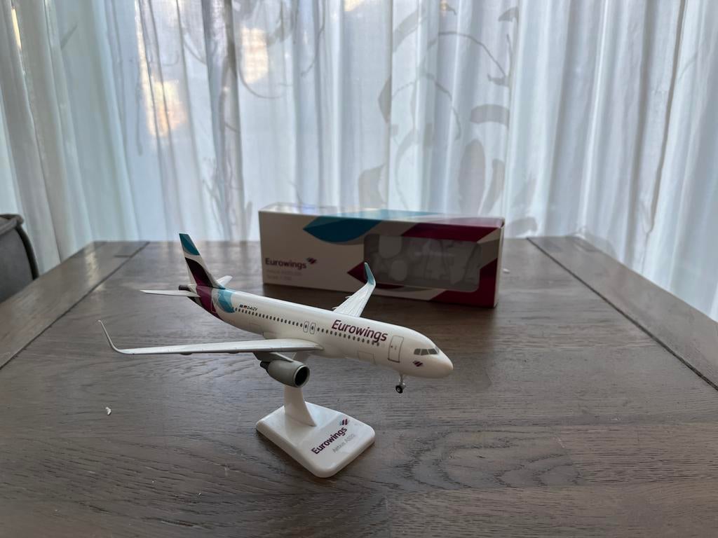 Eurowings Airbus A320 Vliegtuigmodel met standaard, Overige merken, 1:200 of kleiner, Ophalen of Verzenden, Zo goed als nieuw
