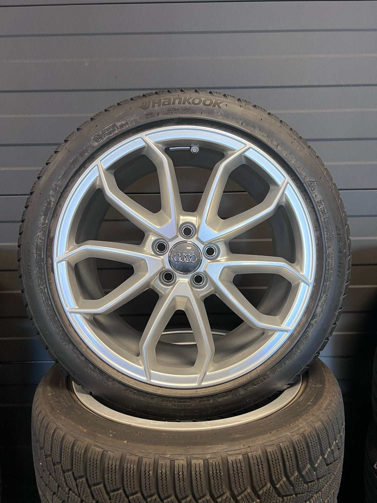 17 inch Originele Audi A1 velgen met winterbanden., Auto-onderdelen, Ophalen, 215 mm, 17 inch, Winterbanden