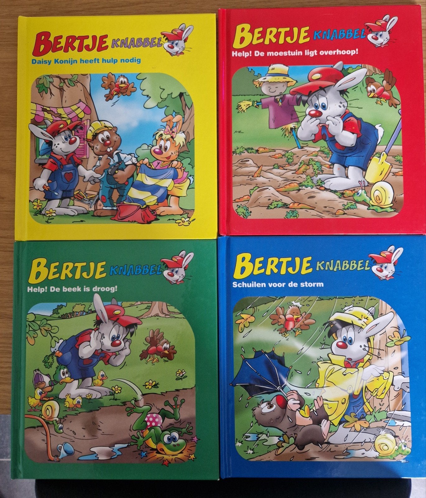 Bertje Knabbel Boekenset - 4 Leuke Avonturen, Boeken, 5 of 6 jaar, Fictie algemeen, Jongen of Meisje, Ophalen of Verzenden