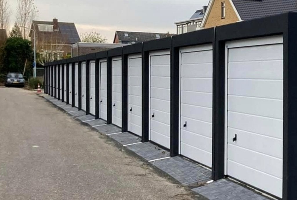 GARAGEBOX (023) (21 m2) incl Elektra (TE HUUR), Huizen en Kamers, Garages en Parkeerplaatsen, Noord-Holland