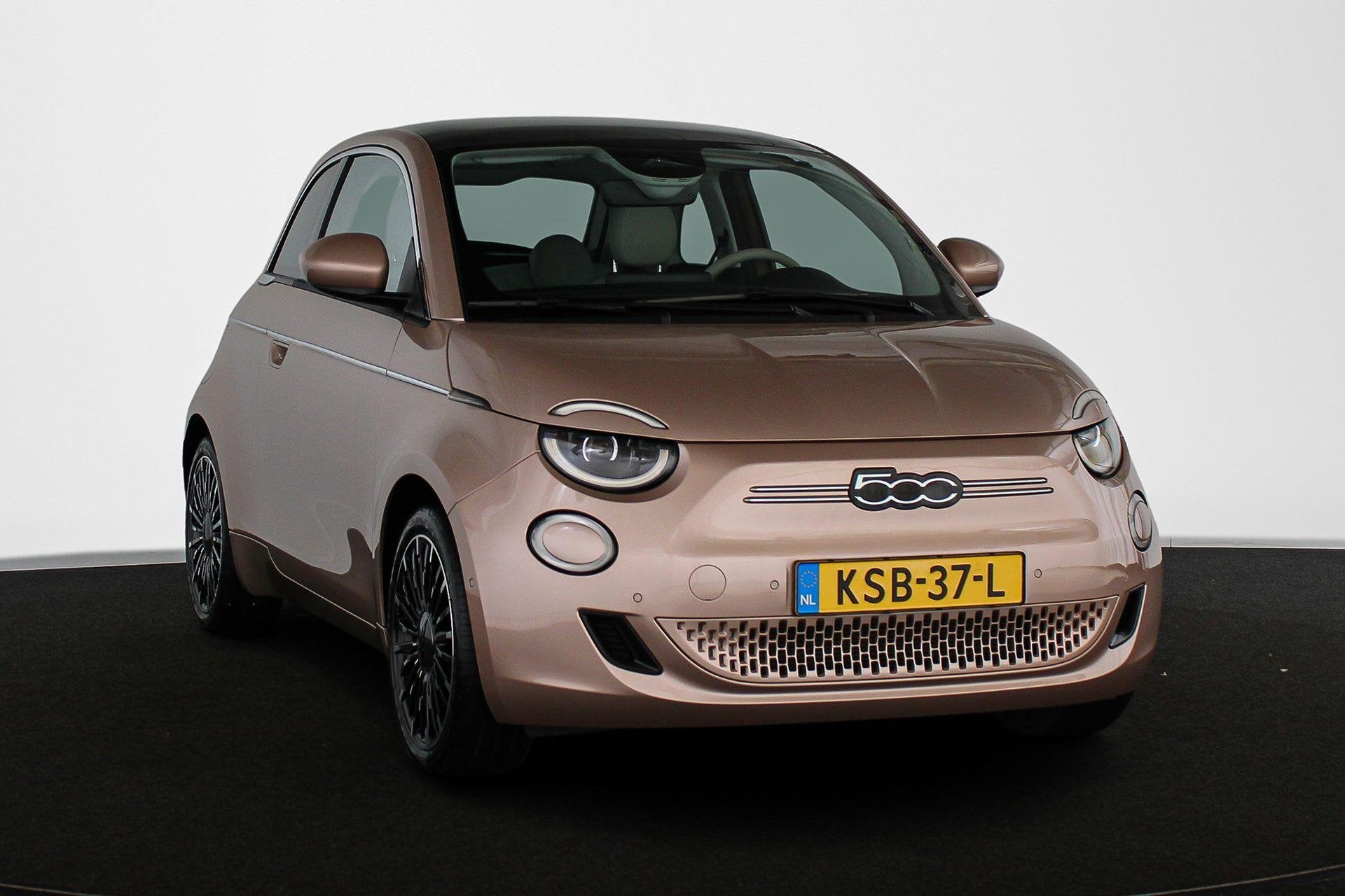 Fiat 500e La Prima 42 kWh Pano Leder Stoelverwarming JBL Cam, Auto's, Fiat, Gebruikt, Overige kleuren, 4 stoelen, Automatische klimaatregeling