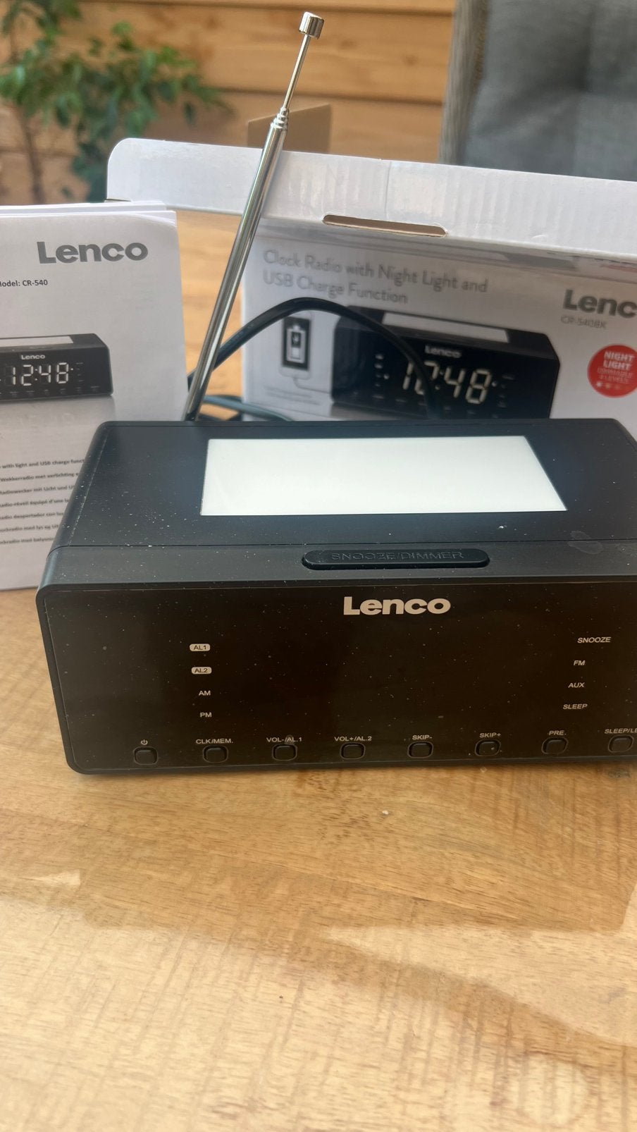 Klokradio Lenco met nachtlamp en USB aansluiting voor gsm, Ophalen of Verzenden, Nieuw