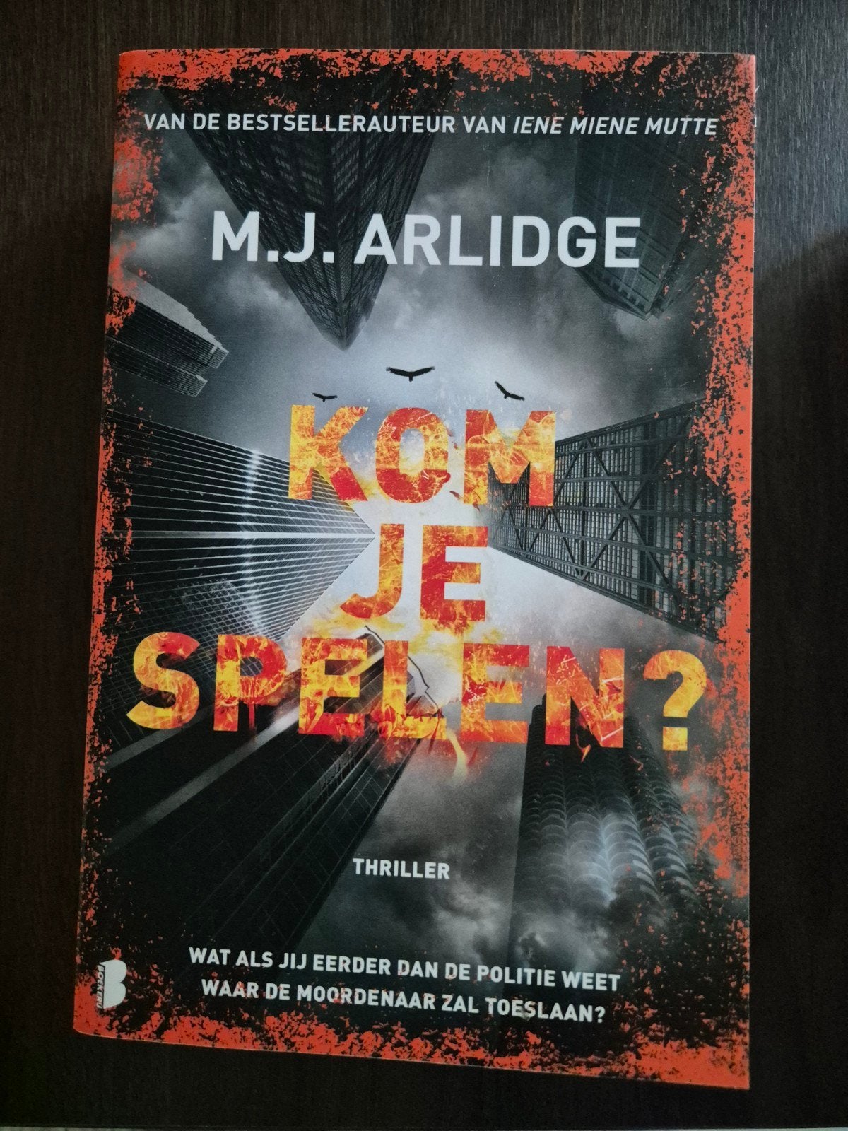 M.J. Arlidge - Kom je spelen? (Thriller), Boeken, Thrillers, Ophalen of Verzenden, Zo goed als nieuw, M.J. Arlidge, Europa overig