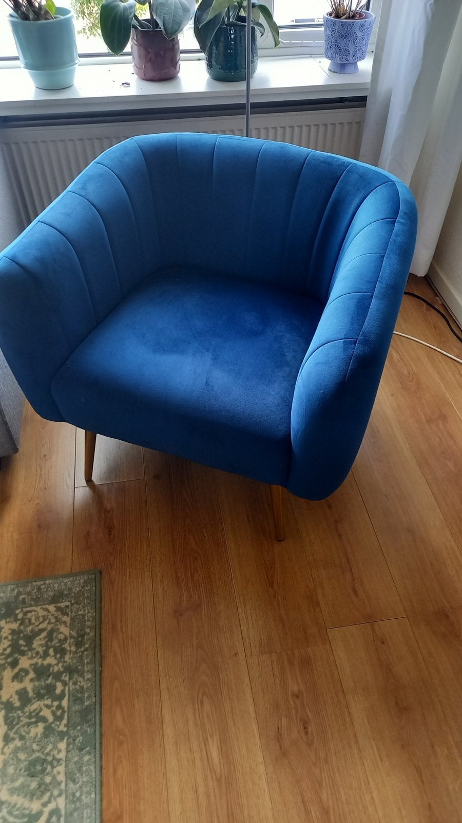 Stijlvolle blauwe fluwelen fauteuil, Huis en Inrichting, Fauteuils, Ophalen, Minder dan 75 cm, Zo goed als nieuw, Stof