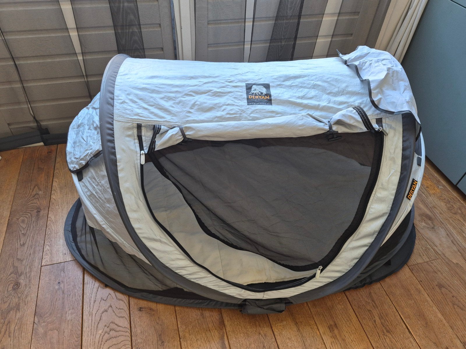 Deryan Baby Luxe campingbedje incl zelfopblaasbaar matras, Ophalen, Gebruikt, Reisbedje