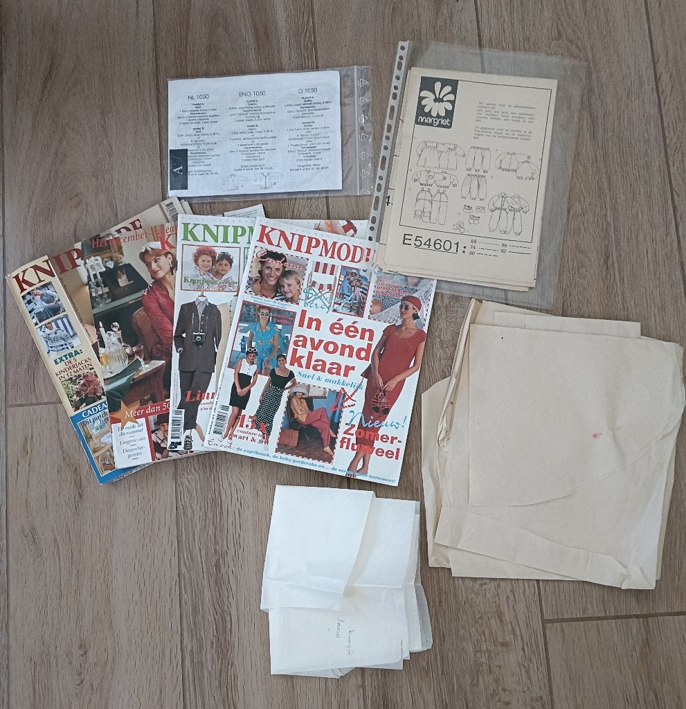 Pakket van 4 vintage KNIPMODE + losse patronen (JL3), Ophalen of Verzenden, Gebruikt, Vrouw, Knipmode