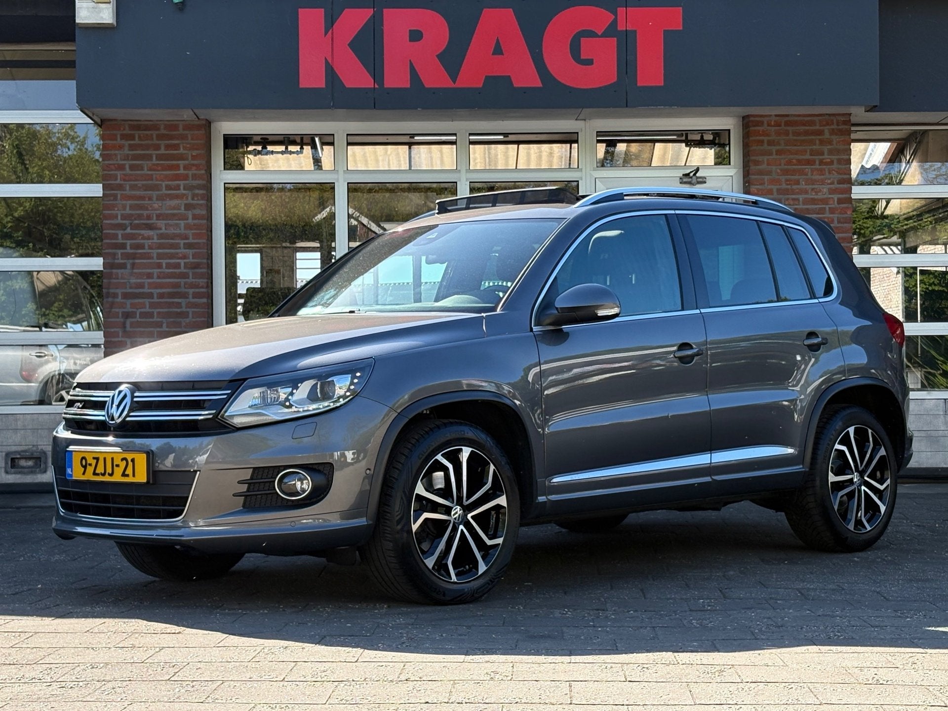 Volkswagen Tiguan R-Line Edition 1.4 TSI 160 pk - Trekhaak -, Auto's, Volkswagen, Voorwielaandrijving, Euro 5, Zwart, 4 cilinders