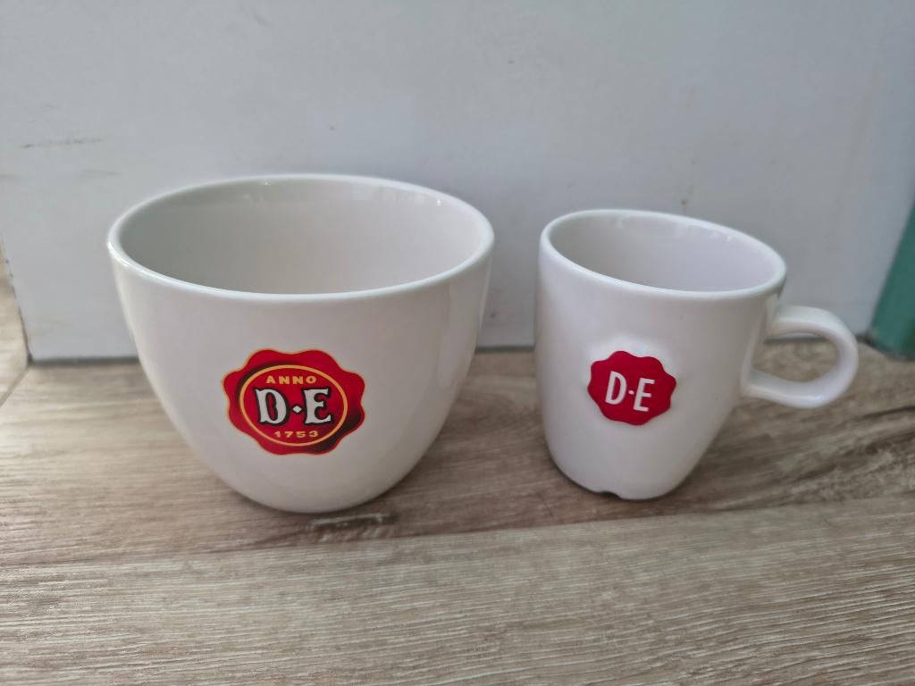 Mok en koffiemok Douwe Egberts, in zeer goede staat! Mosa DE, Huis en Inrichting, Keuken | Servies, Onb, Ophalen of Verzenden