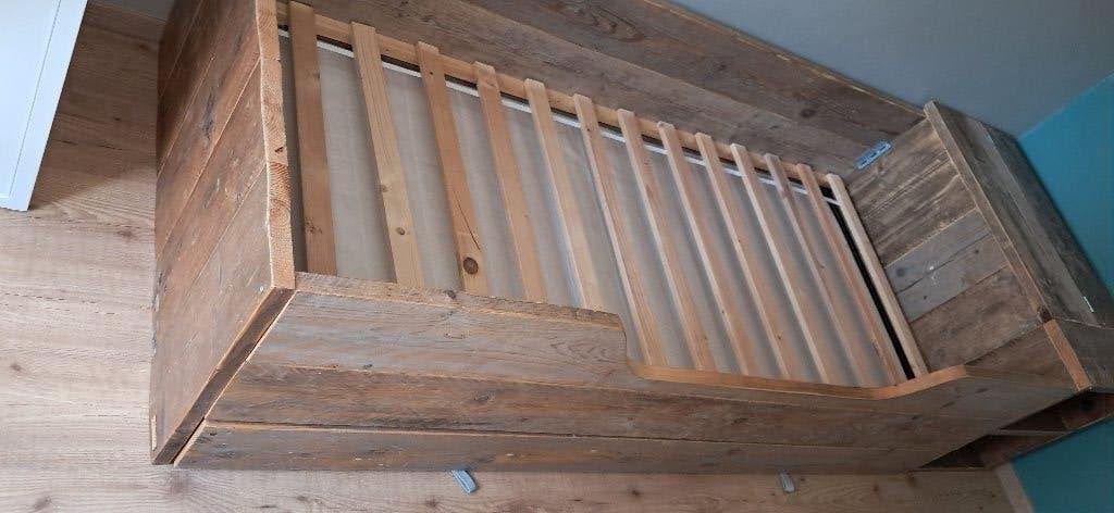 Foto 3 van Steigerhout bed