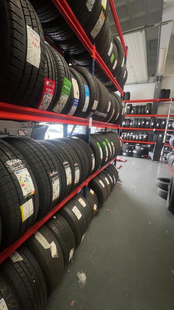 Set 4 banden €150 inclusief montage! STUNTPRIJS, Auto-onderdelen, Banden en Velgen, Ophalen, 18 inch, -, -