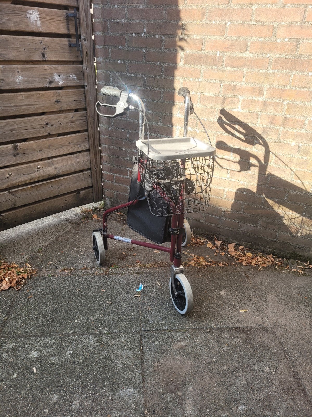 3 wiel rollator,special voor kleine huisjes, Diversen, Ophalen, Opvouwbaar, Gebruikt