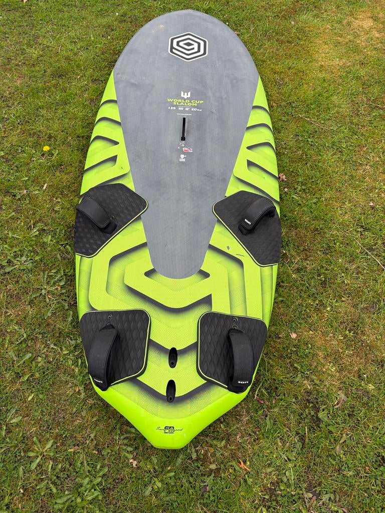 I99 Nove nove slalomboard 85 breed, Watersport en Boten, Windsurfen, Gebruikt, Minder dan 250 cm, Ophalen of Verzenden, Met vin(nen)