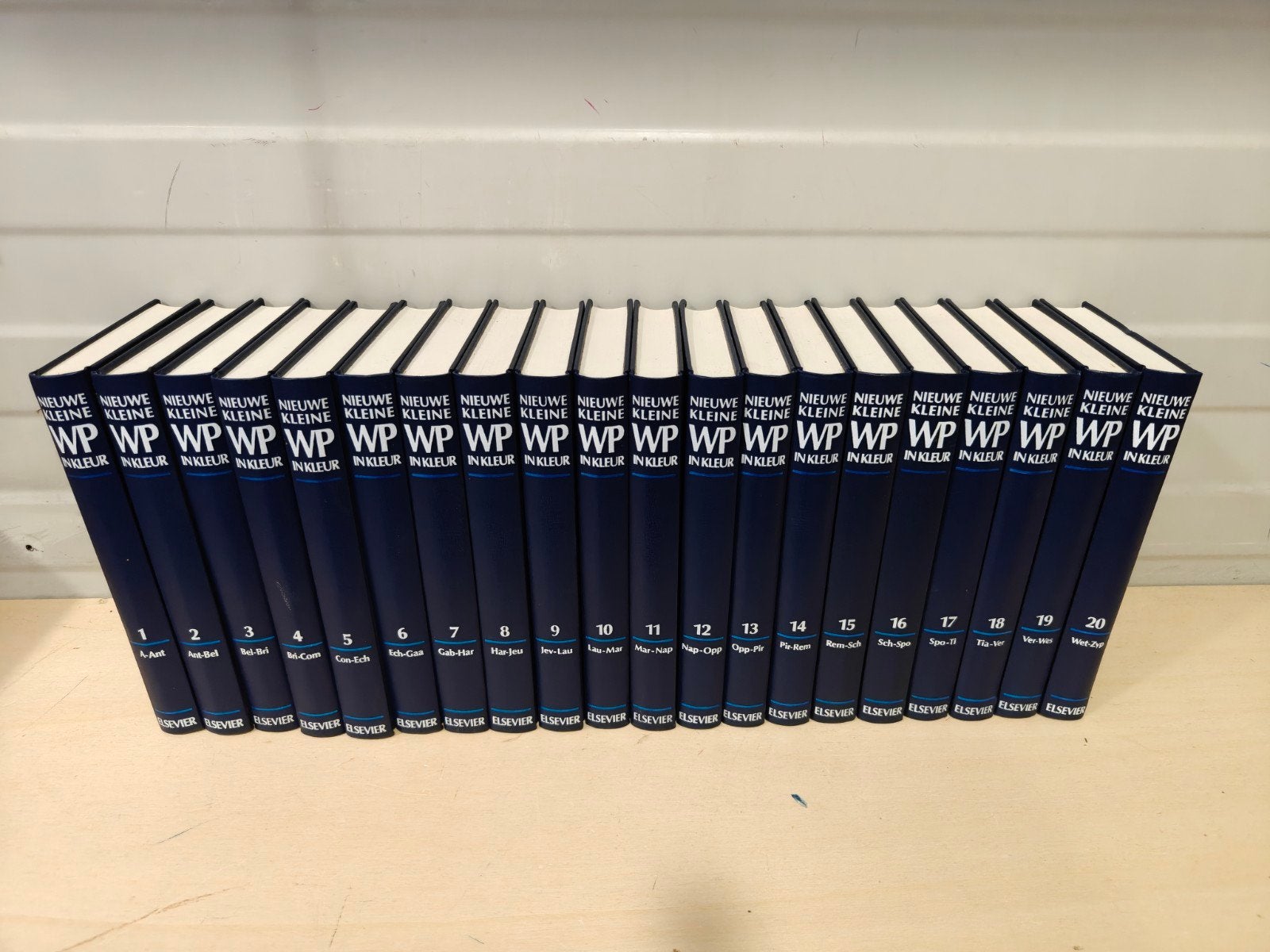 Nr. 1204 Nieuwe Kleine Winkler Prins in kleur in 20 delen, Ophalen of Verzenden, Gelezen, Algemeen, Complete serie