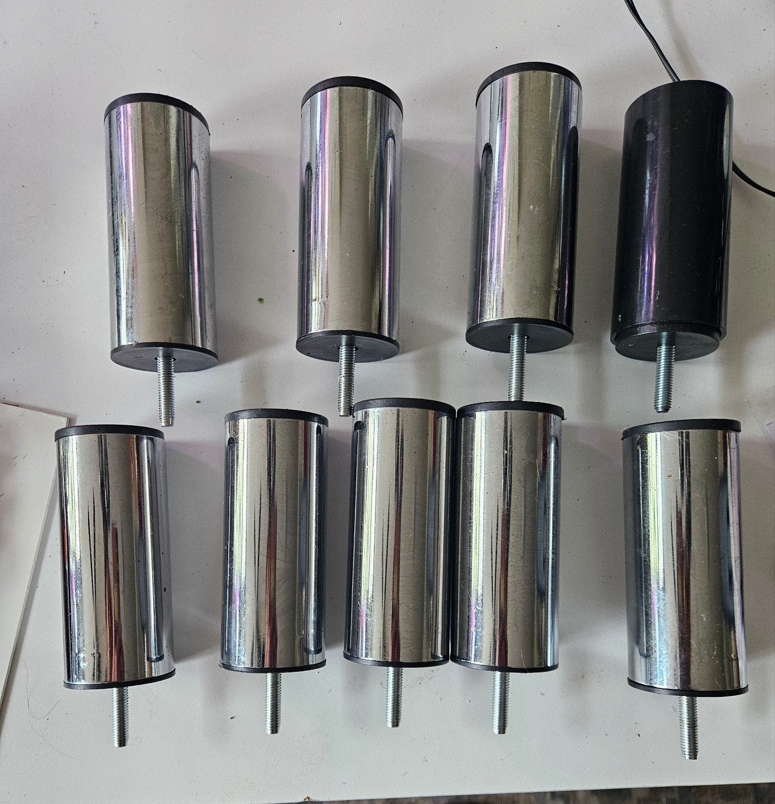 Set van 8 metalen meubelpoten, 12cm zilver en zwart, Minder dan 50 cm, Gebruikt, Rond, Minder dan 50 cm