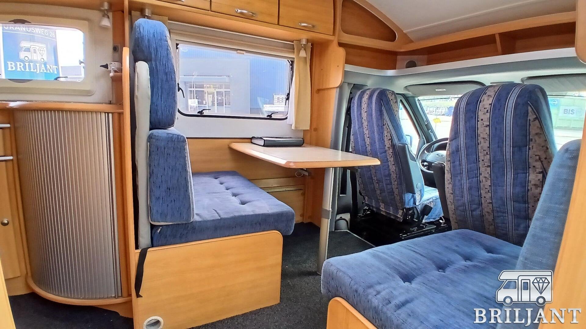 Foto 8 van Lmc LIBERTY 688 TI AUTOMAAT/dwarsbed