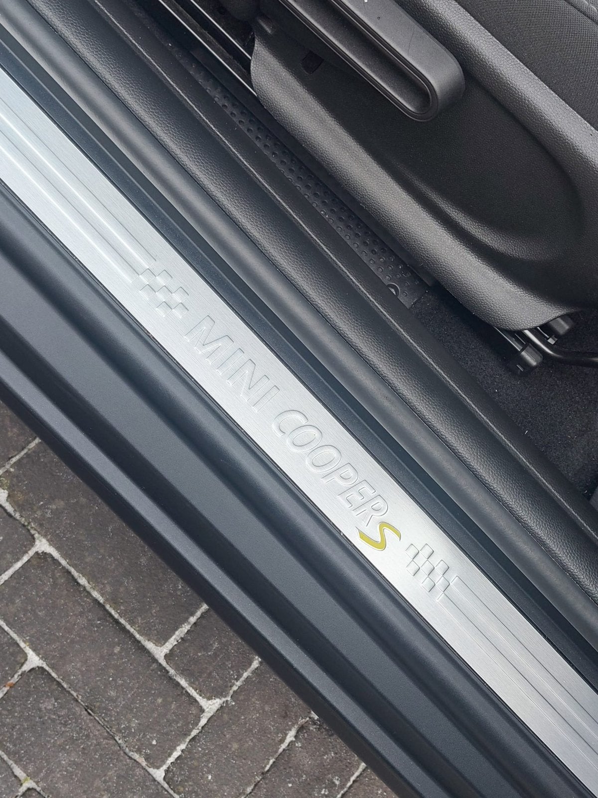 Foto 8 van Mini 3-deurs Electric 33 kWh (184pk) Aut 2021 Moonwalk Grey