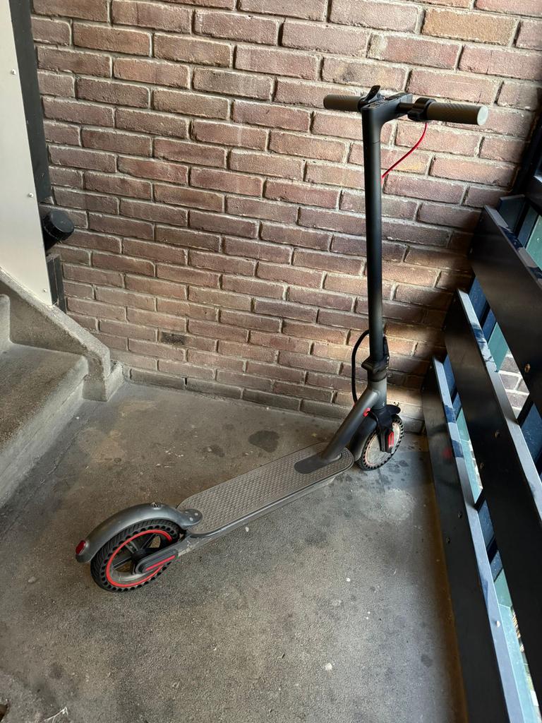 Elektrische step met defect, Fietsen en Brommers, Steps, Ophalen of Verzenden, Zo goed als nieuw, Elektrische step (E-scooter)