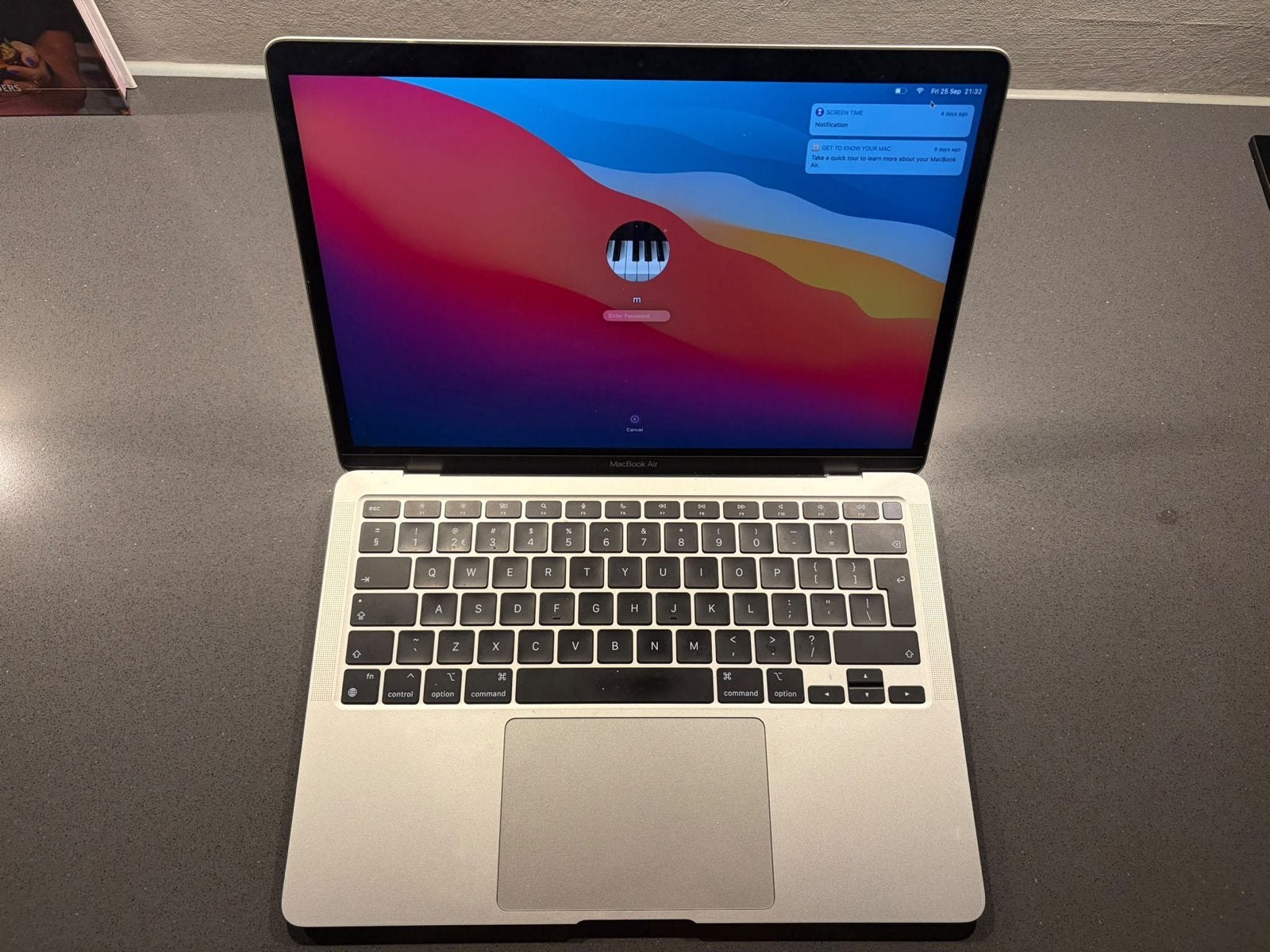MacBook Air M1 8GB