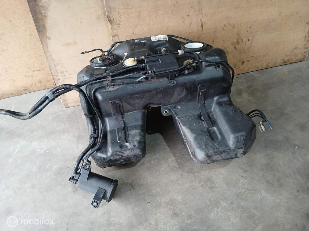 Benzinetank Range Rover L322 Vogue 4.4 Benzine tank pomp, Auto-onderdelen, Land Rover, Ophalen of Verzenden, Gebruikt, Land Rover