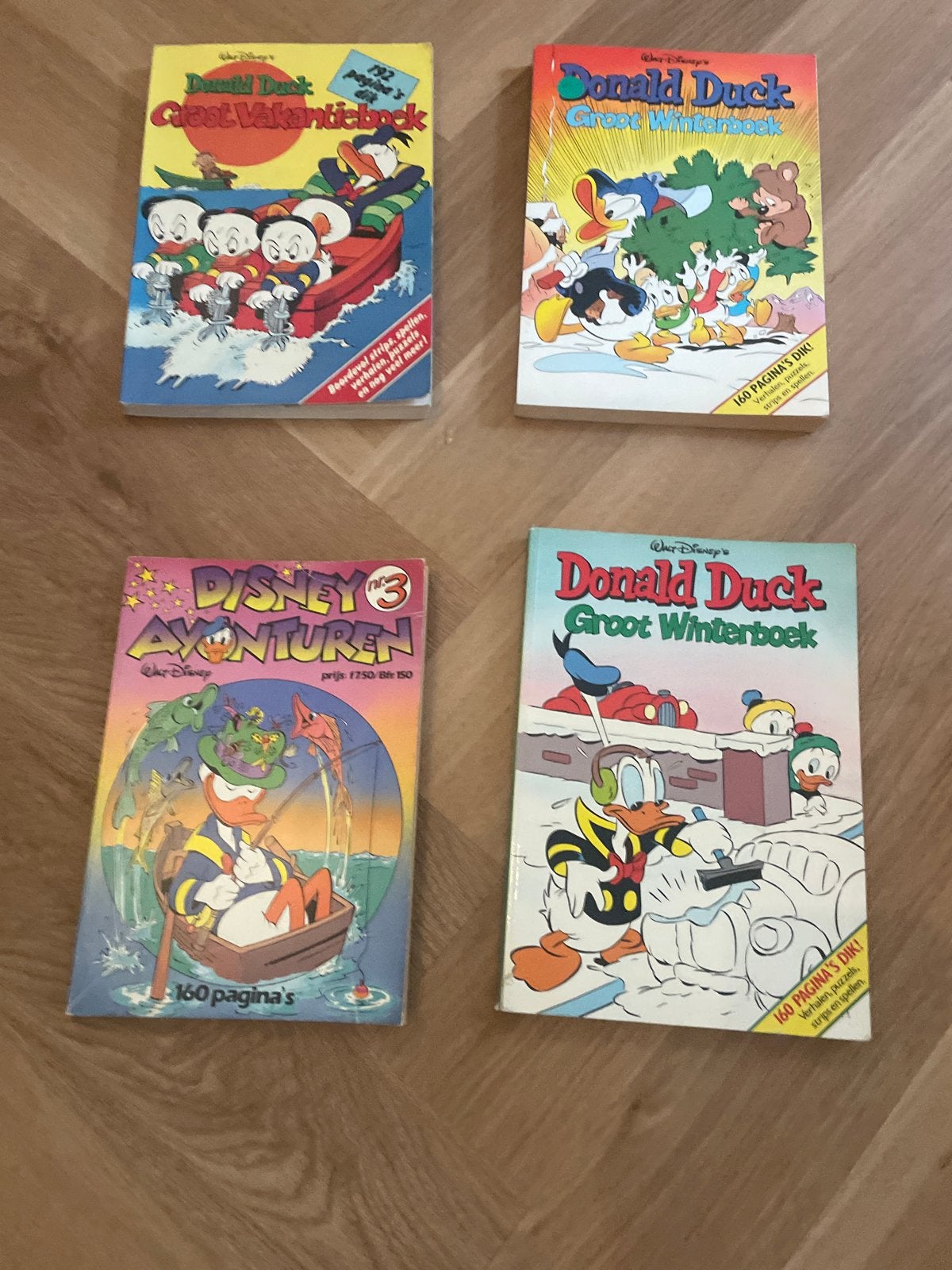 Donald duck winter/vakantieboeken uit 1988,1991,1982,1984, Boeken, Meerdere stripboeken, Ophalen of Verzenden, Gelezen