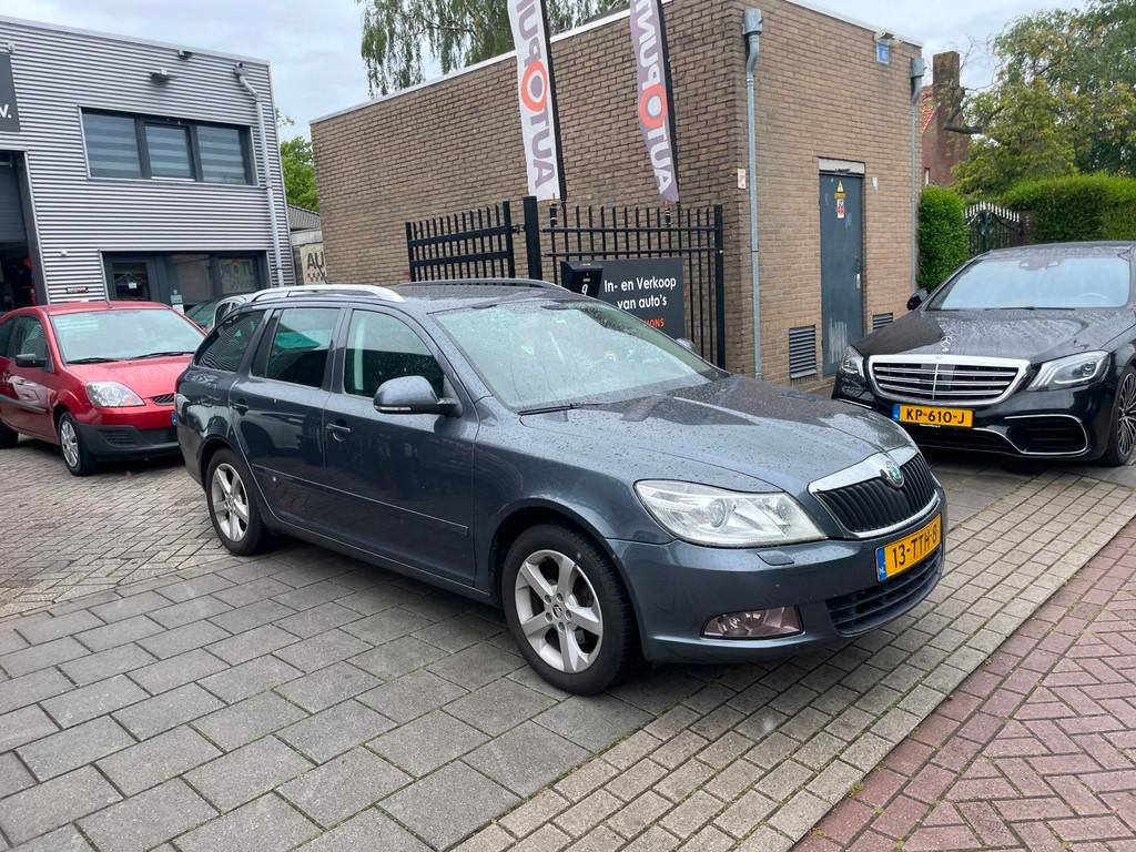 Skoda Octavia Combi 1.4 TSI Greentech Elegance Business Line, Auto's, Skoda, Voorwielaandrijving, Euro 5, Gebruikt, 4 cilinders